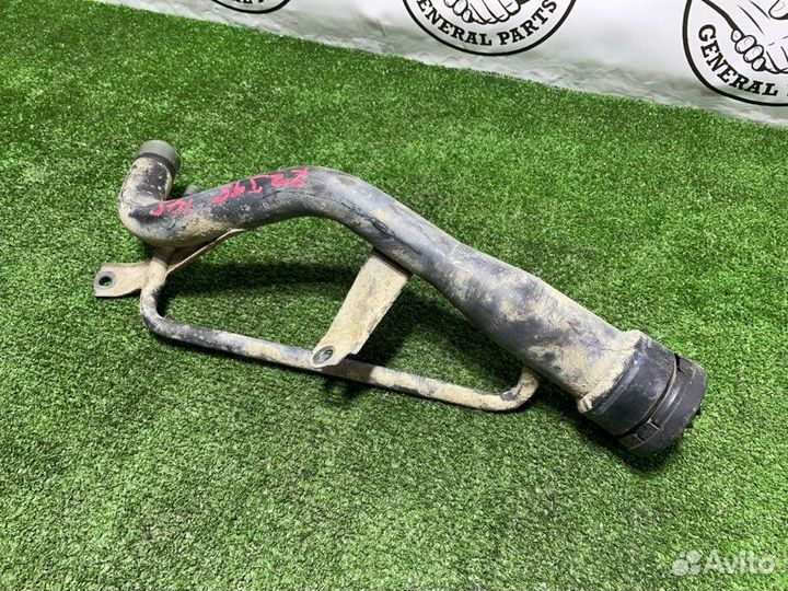 Горловина топливного бака Toyota Land Cruiser