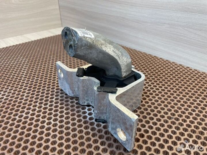 Опора двигателя правая LADA X-Ray