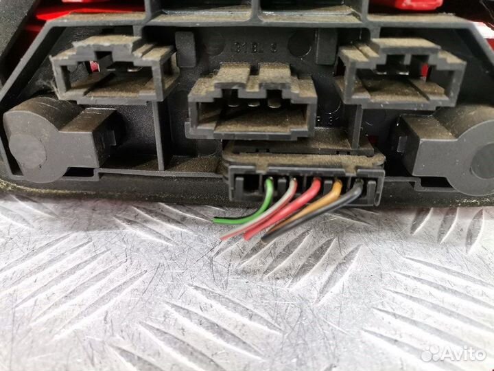 Фонарь задний для Volkswagen Golf 4 1J6945096R