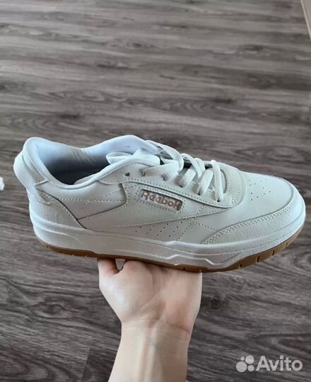 Продам оригинальные кроссовки reebok