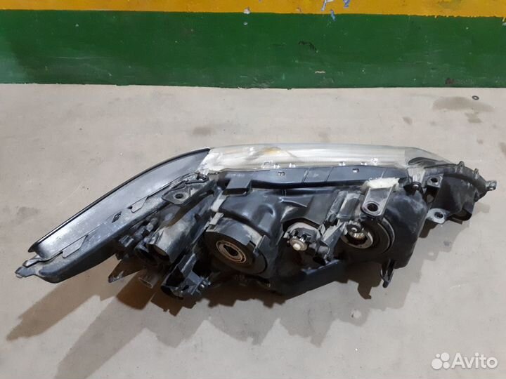 Фара передняя левая Lexus Es 6 галоген