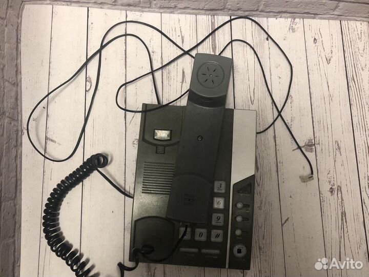 Телефон проводной