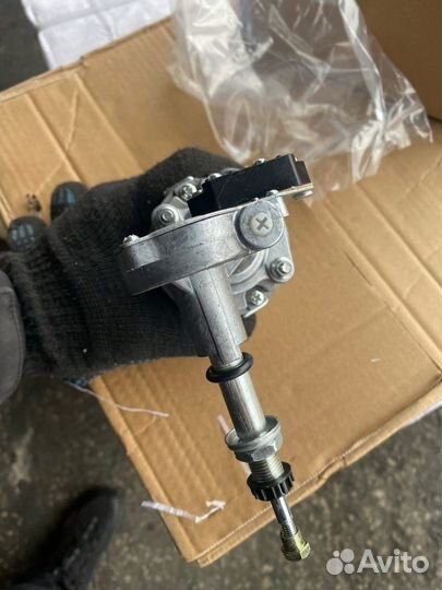 Моторчик стеклоочистителя УАЗ 469 старого образца