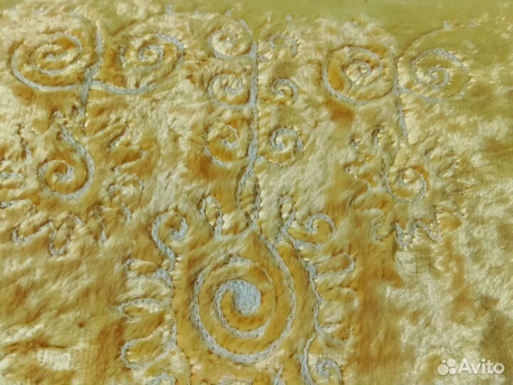 Скатерть СССР плюшевая желтого цвета