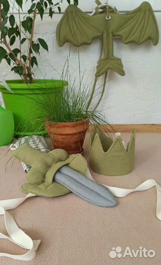 Набор для игр. Крылья, щит, корона, колпак, меч