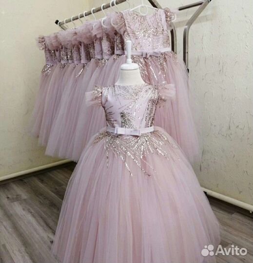 Платье праздничное