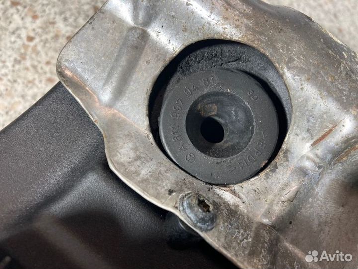 Корпус воздушного фильтра Mercedes C-Class W203