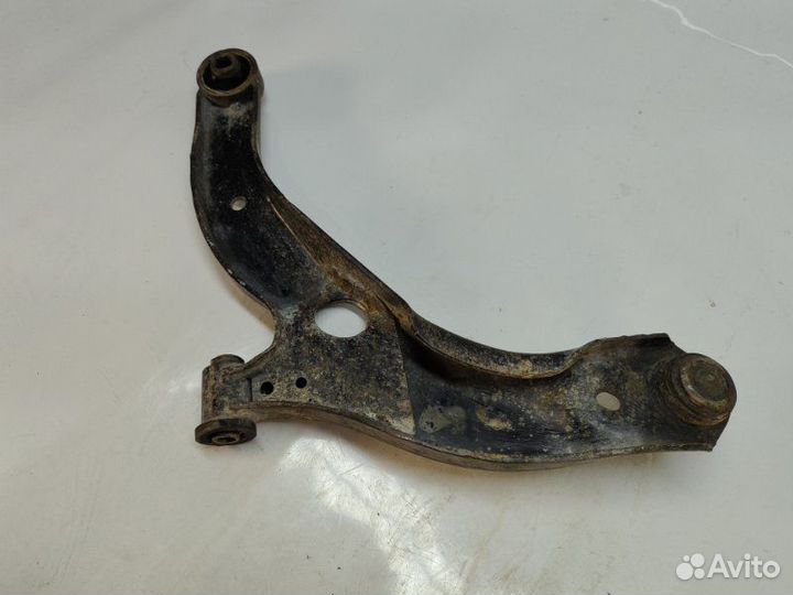 Рычаг подвески нижний передний правый Mazda