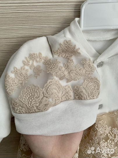 Комбинезон на выписку для девочки