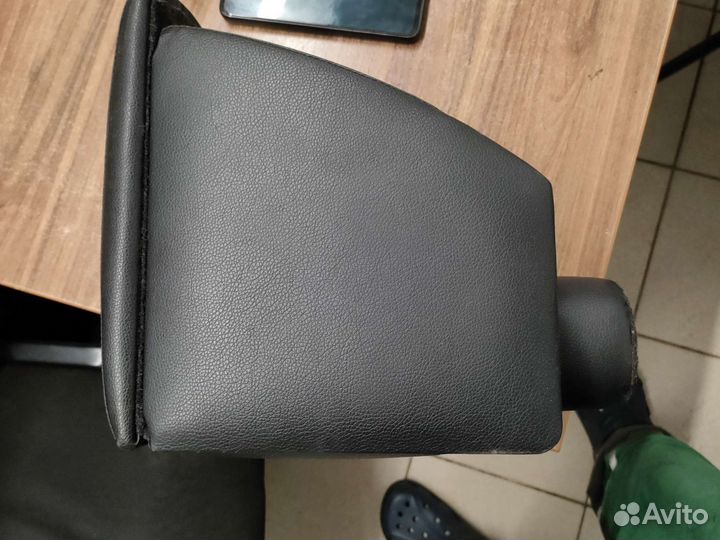 Подлокотник на hyundai solaris