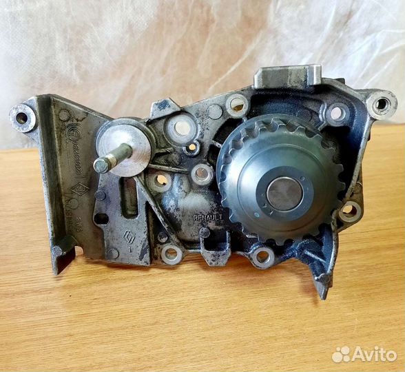 Помпа рено, ларгус 16 клапанный двигатель 82009621