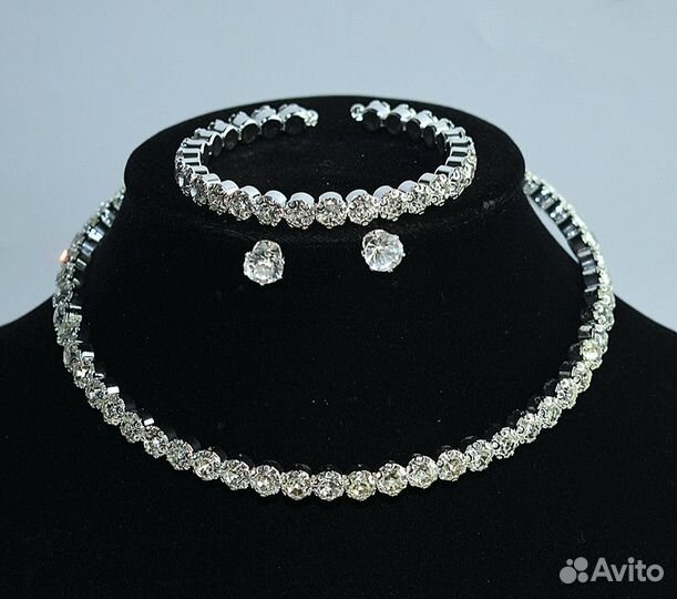 Колье чокер браслет и серьги гвоздики бижутерия