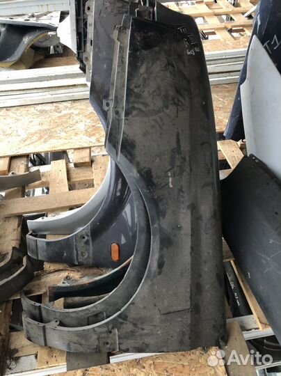 Volkswagen Golf 3 Крыло переднее левое