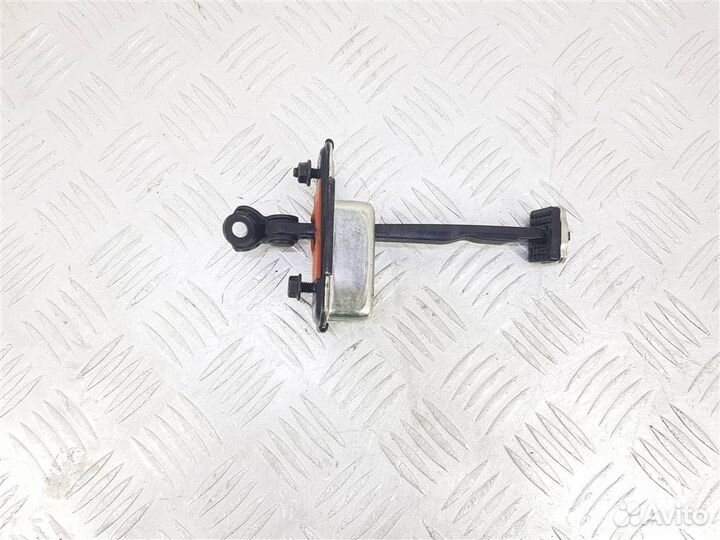 Ограничитель двери Kia Sportage 4