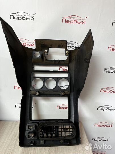 Накладка центральной консоли Nissan Cube AZ10