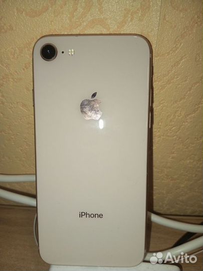 iPhone 8, 64 ГБ