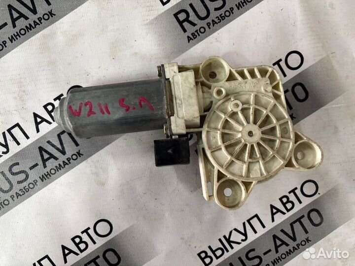 Моторчик стеклоподъемника задний левый Mercedes E