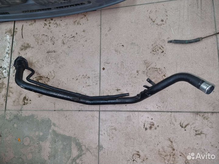 Заливная горловина Mitsubishi Pajero 3.4