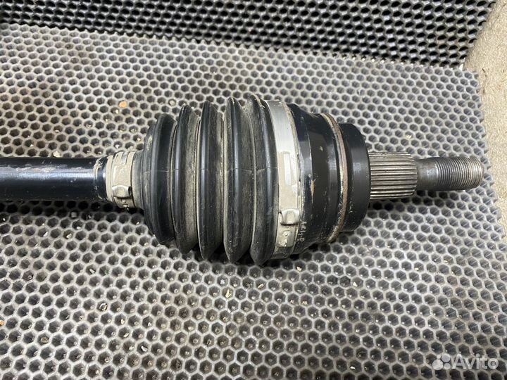 Привод передний правый Mercedes 166 292