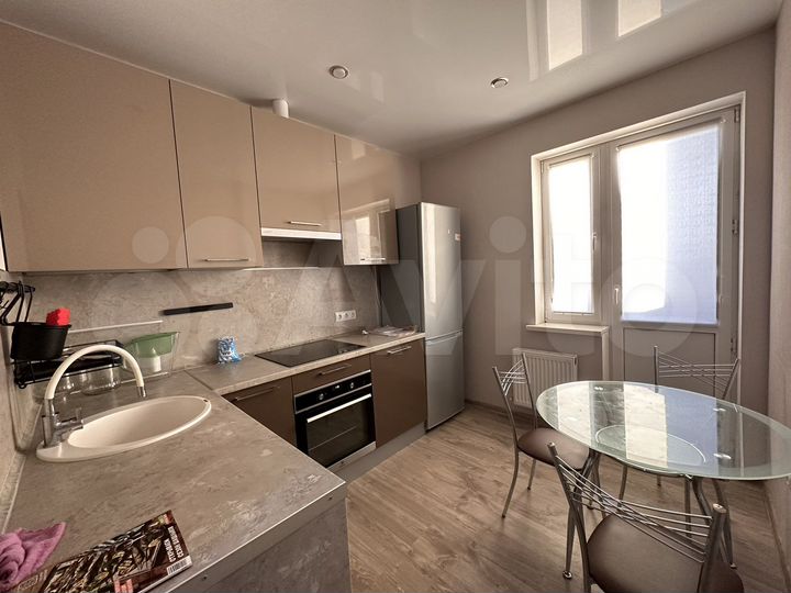 2-к. квартира, 57,4 м², 14/16 эт.