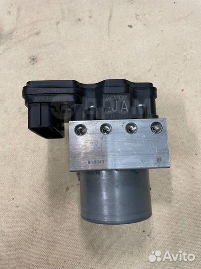 Блок ABS Toyota Land Cruiser 300 2021г