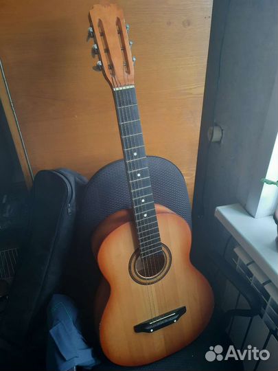 Акустическая гитара