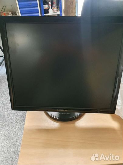 Монитор Samsung SyncMaster 960BF