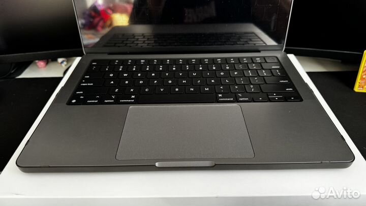 Macbook pro 14 m3 8 512