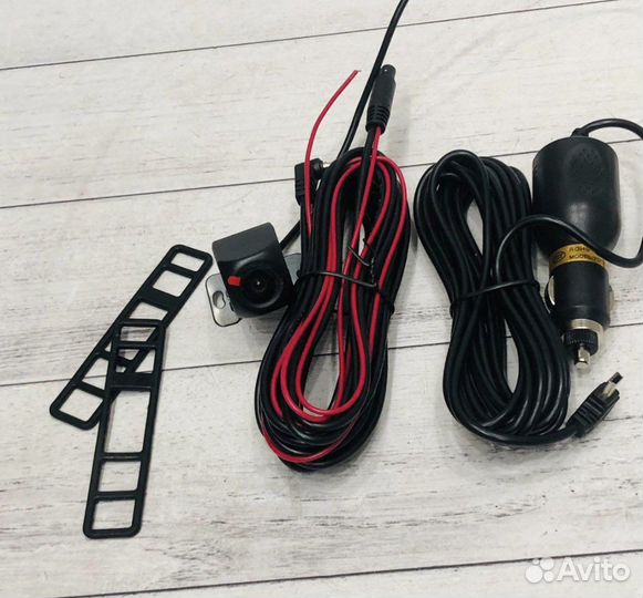 Зеркало-видеорегистратор с камерой заднего вида