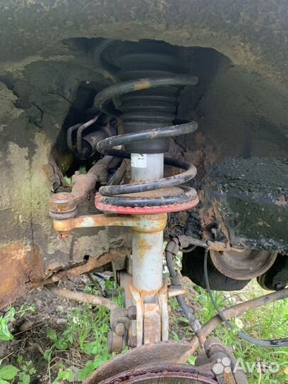 Передние стойки Ваз 2110 2111 2112