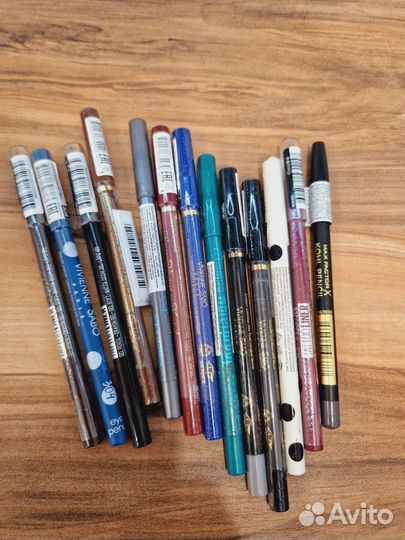 Карандаш для бровей, глаз и губ