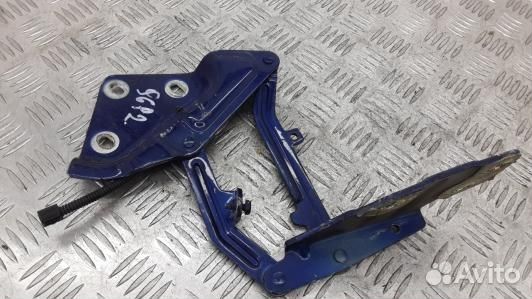 Петля капота volkswagen touareg 7L (96P02D501)