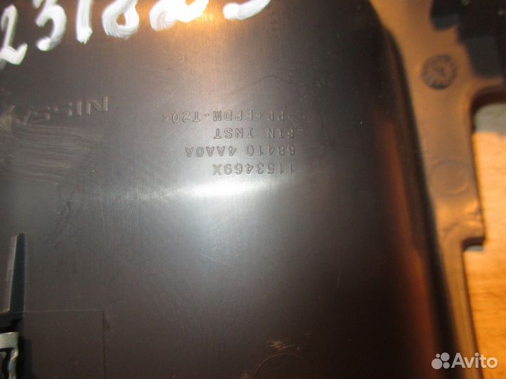 Накладка (Nissan Almera)