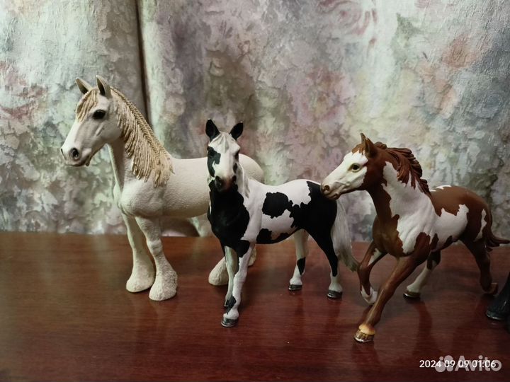 Кони schleich