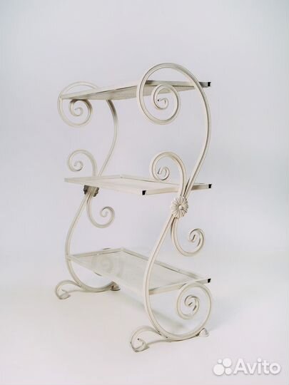 Кованая этажерка 