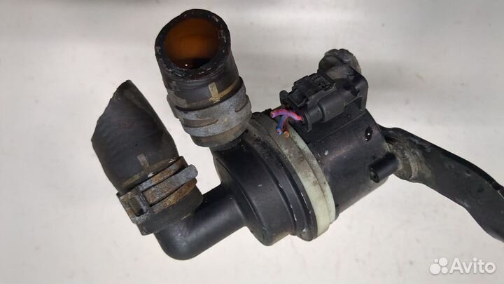 Насос водяной Volkswagen Golf 6