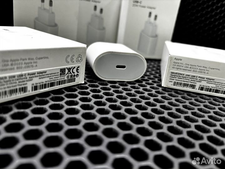 Зарядный блок iPhone 20w