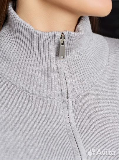 Трикотажный костюм на молнии