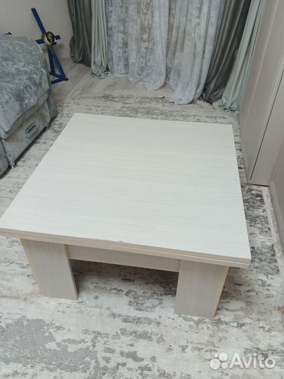 Журнальный столик