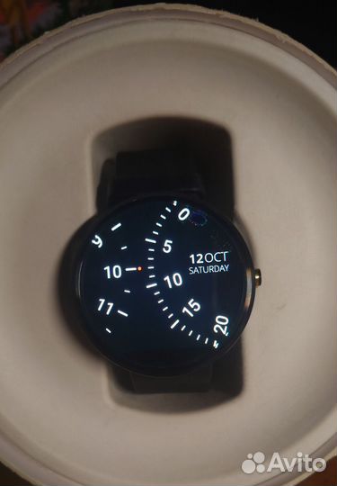 Умные часы Moto 360