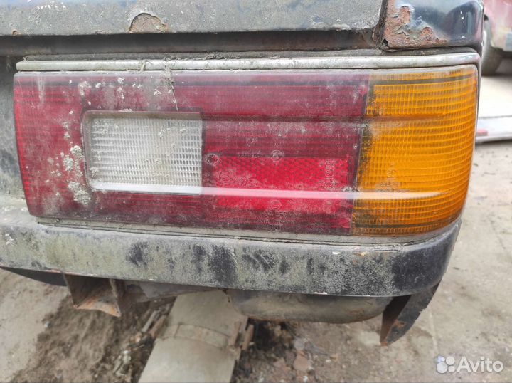 Фонарь задний правый bmw e23