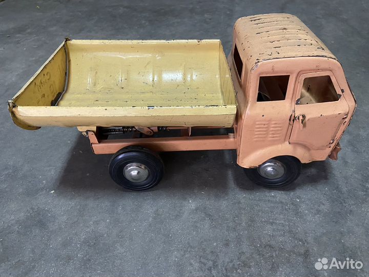 Модель грузовика маз завода Серп и Молот (сим )
