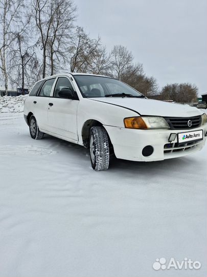 Nissan AD 1.8 AT, 2002, битый, 475 000 км