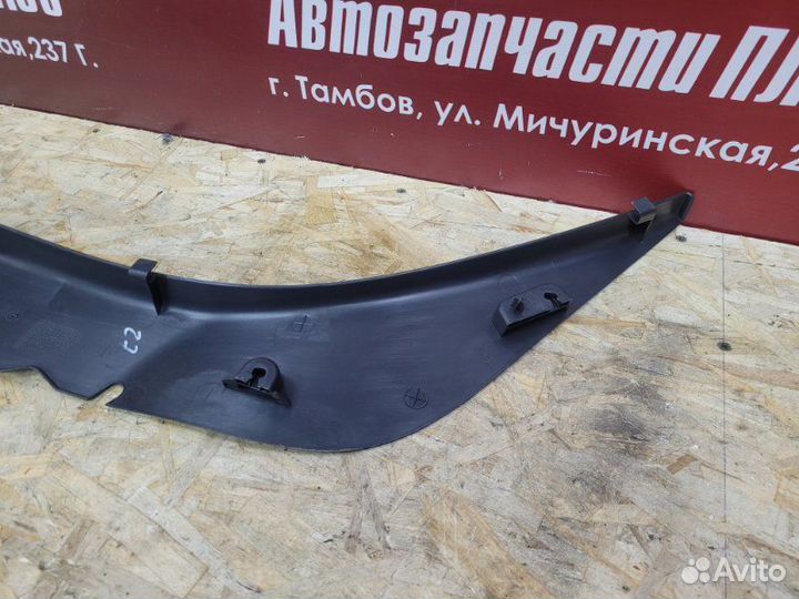 Обшивка стойки задняя правая Renault Logan