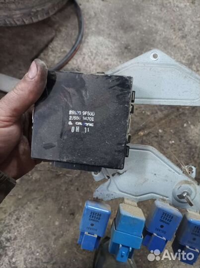 Блок комфорта Nissan Primera P11 285209F500