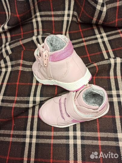 Ботинки демисезонные для девочки 23 размер