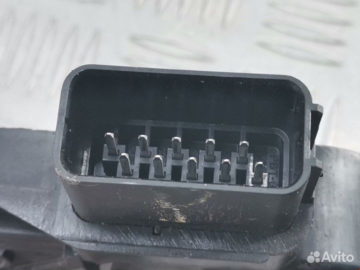 Замок двери передней правой Jaguar XF