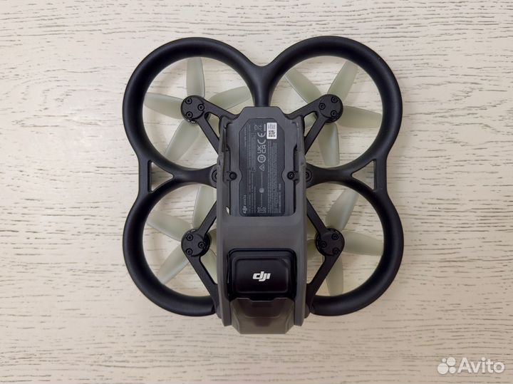 Квадрокоптер DJI Avata