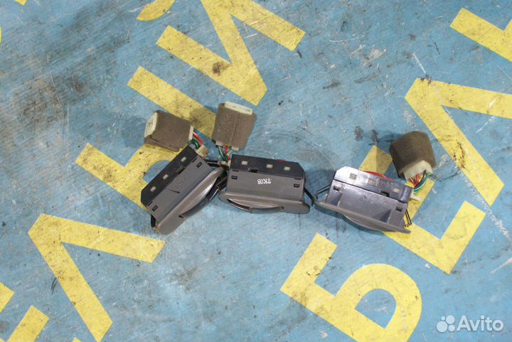 Кнопка стеклоподъемника KIA Sportage