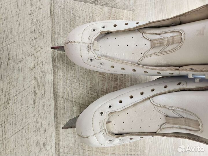 Коньки для фигурного катания risport